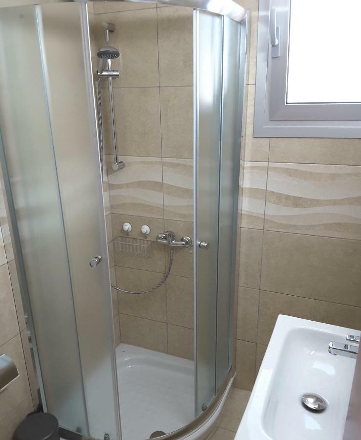 Lighthouse By The Sea Lovely 2Bdr Apartment 파포스 외부 사진