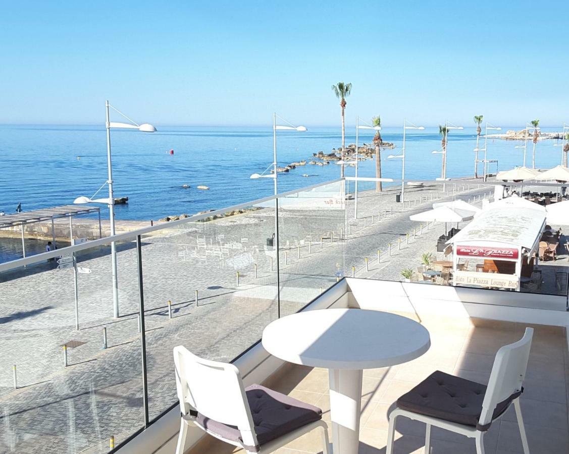 Lighthouse By The Sea Lovely 2Bdr Apartment 파포스 외부 사진